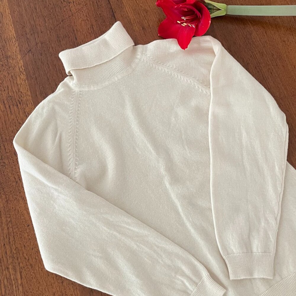 Nordstrom "Point of View" 100% wool cream turtleneck sweater